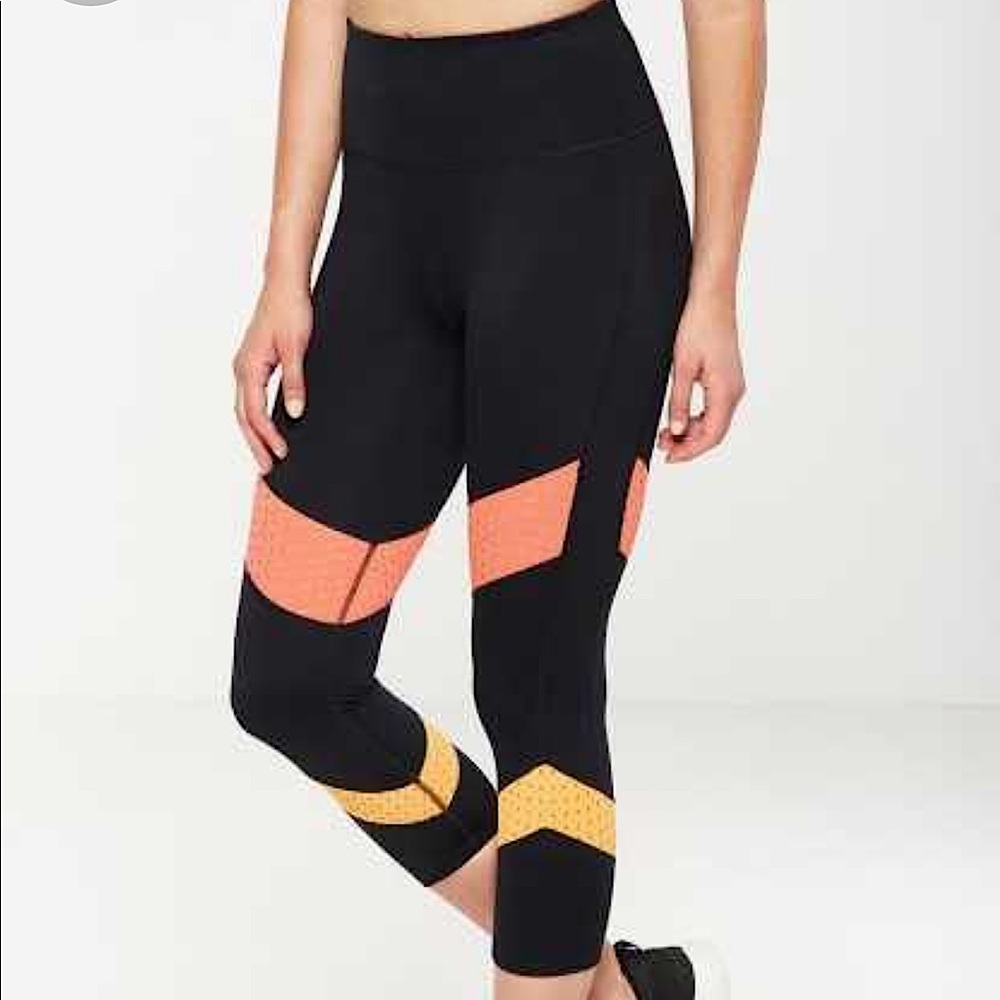 CottonOn Women Sport Pace high waist color blocked cropped leggings